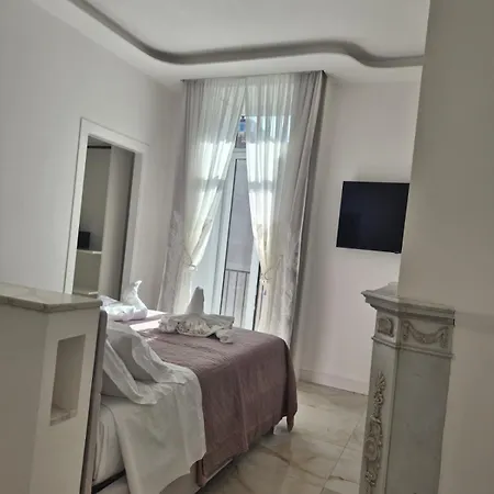 Arco Boutique בית הארחה נאפולי